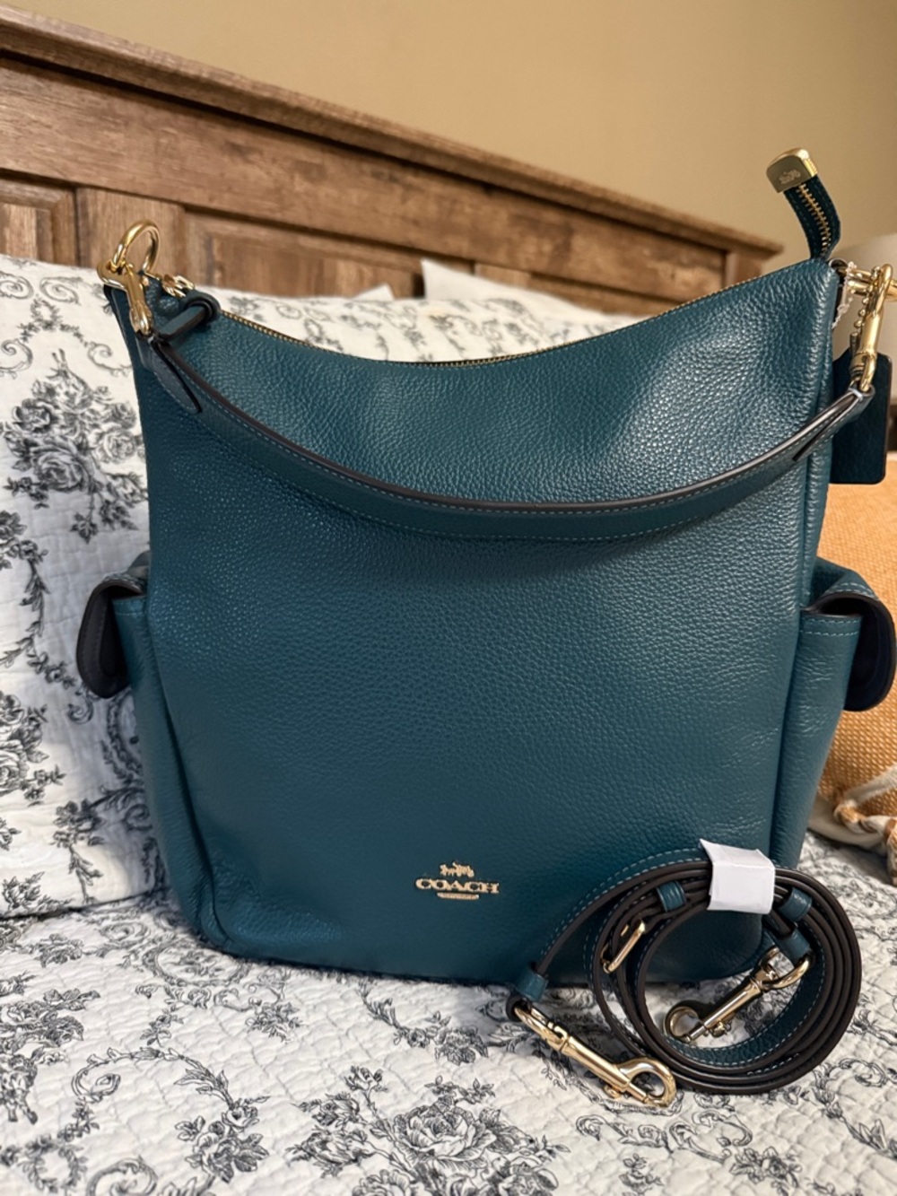 COACH Pennie Shoulder Bag Gold Hardware; Like New! - Picture 2 of 12